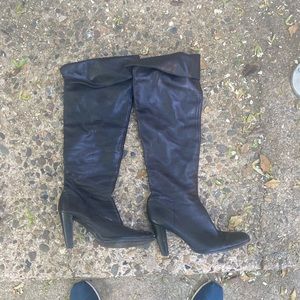 Calvin Klein 6.5 black heeled boot